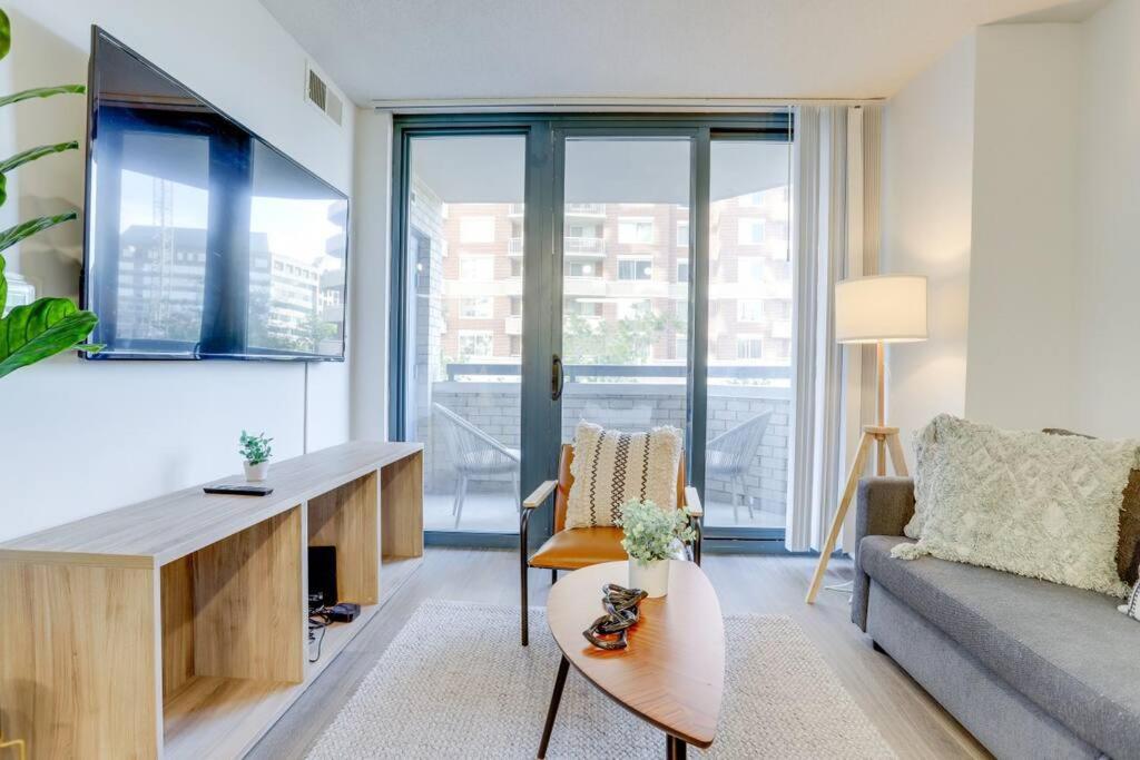 Sensational 1 Bedroom Condo At Ballston Place With Gym Arlington Eksteriør billede