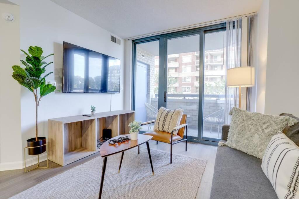 Sensational 1 Bedroom Condo At Ballston Place With Gym Arlington Eksteriør billede